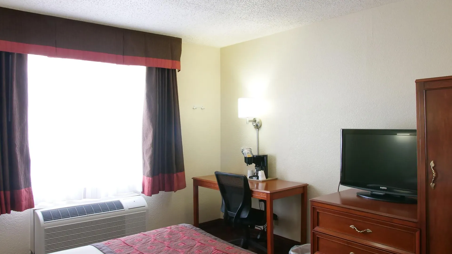 Otel Baymont By Wyndham Louisville East
