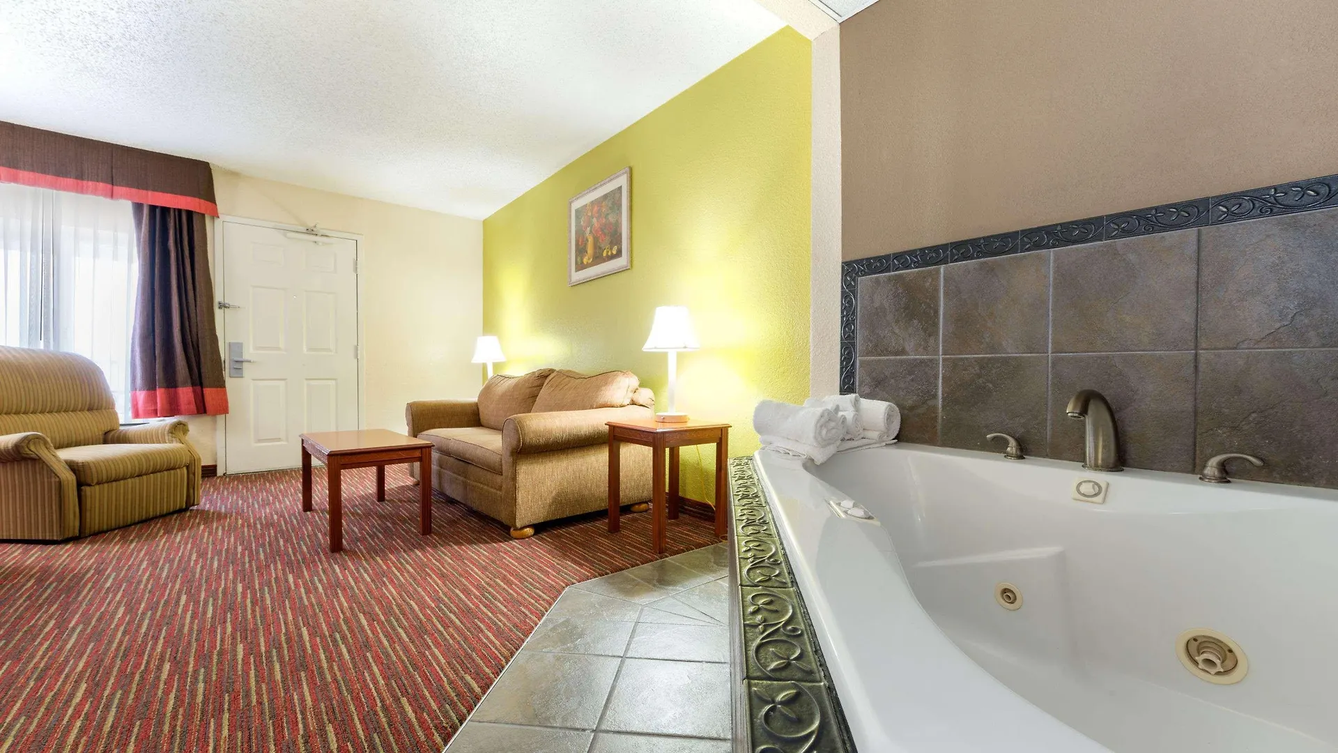 Baymont By Wyndham Louisville East Otel