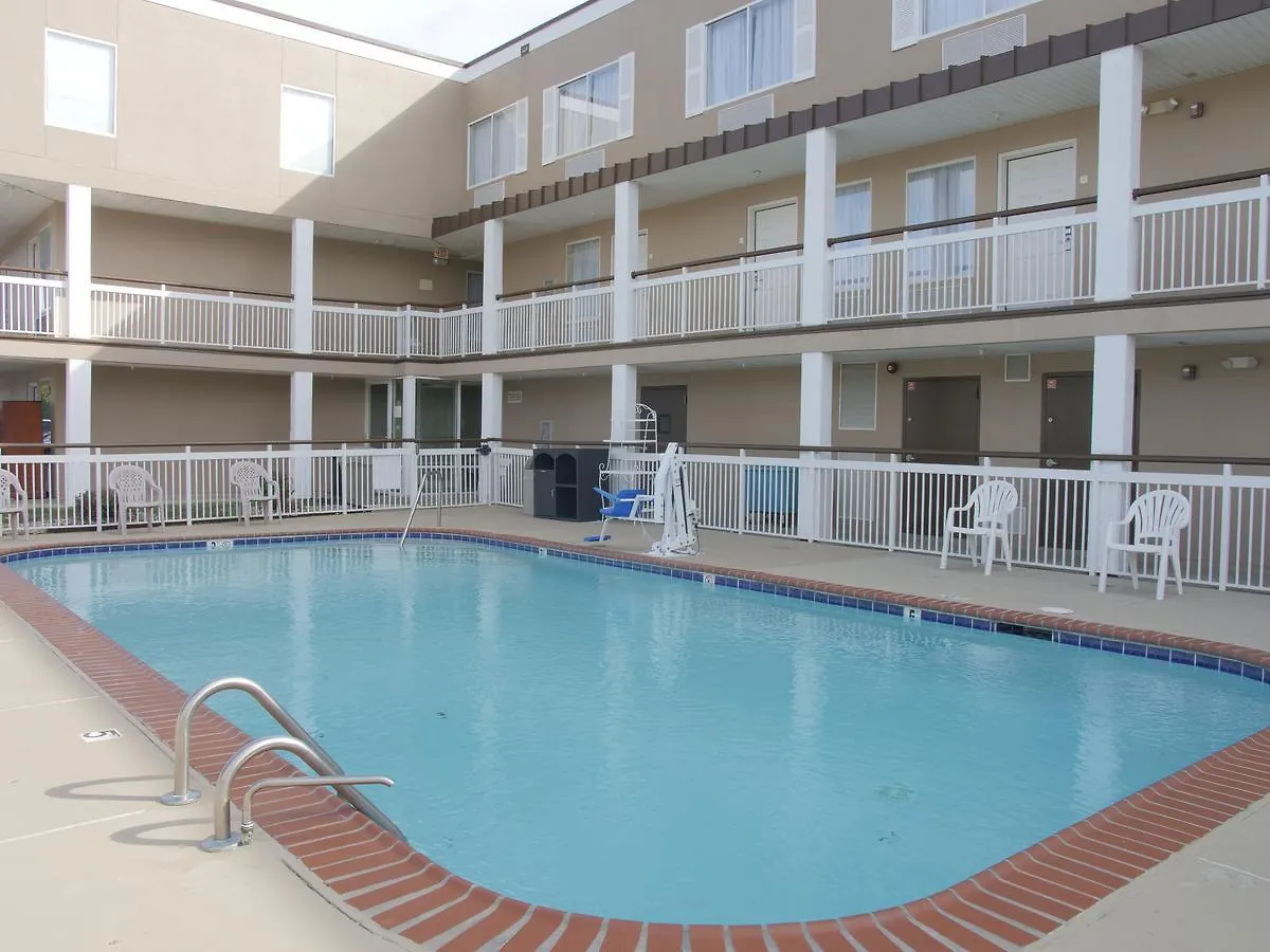 Baymont By Wyndham Louisville East