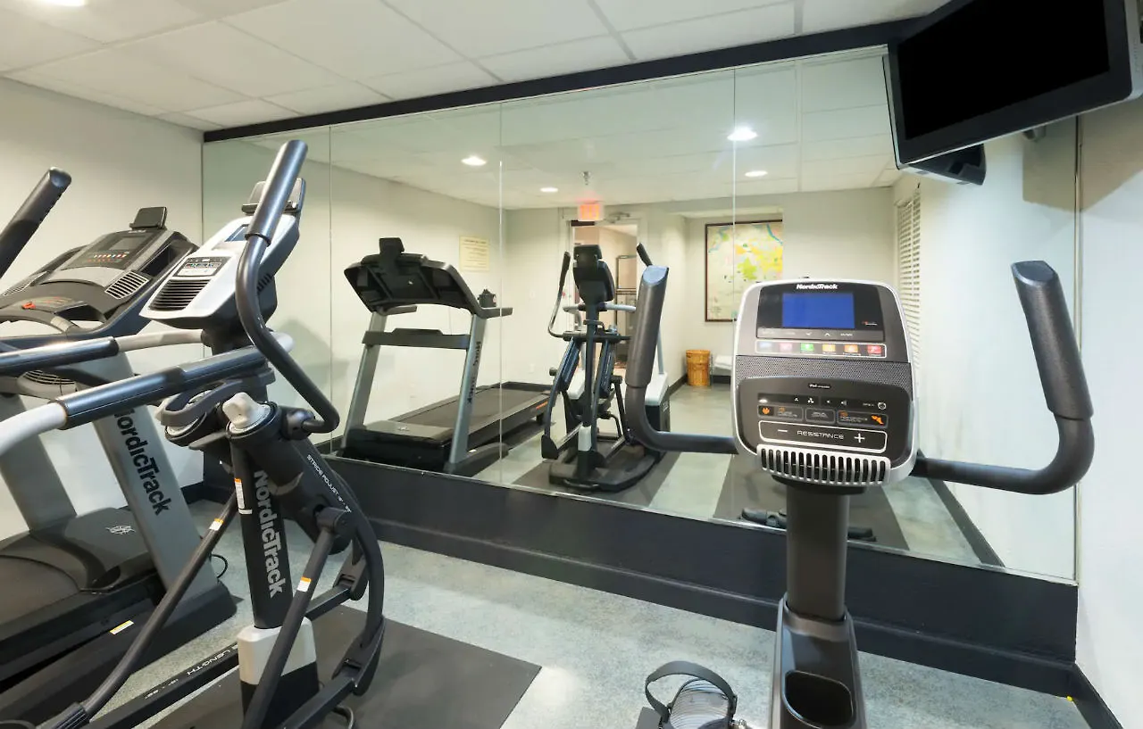 Otel Baymont By Wyndham Louisville East