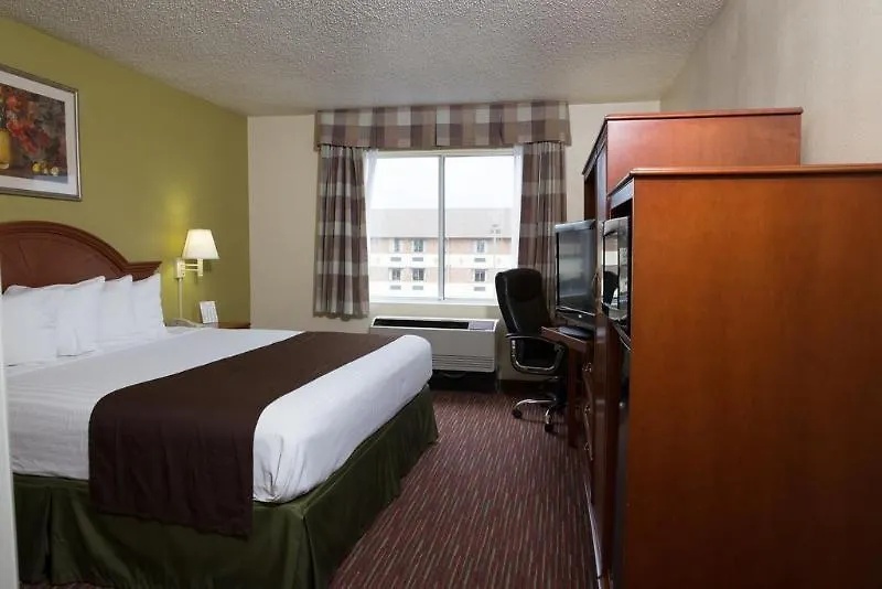 Baymont By Wyndham Louisville East Otel